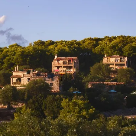Revera Traditional Stone Villas, Apartments&studios